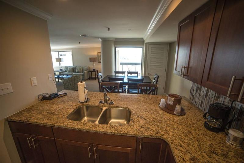 מורהד סיטי Bask Hotel At Big Rock Landing מראה חיצוני תמונה