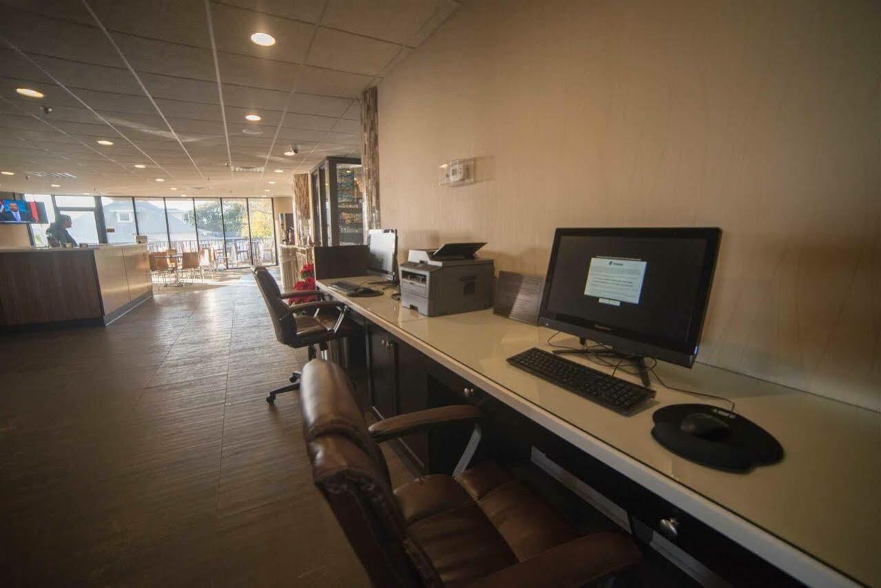 מורהד סיטי Bask Hotel At Big Rock Landing מראה חיצוני תמונה